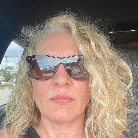 Meet your Posher, Robin - Picture 1 of 1